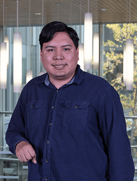 alexander-calderon-headshot-2023