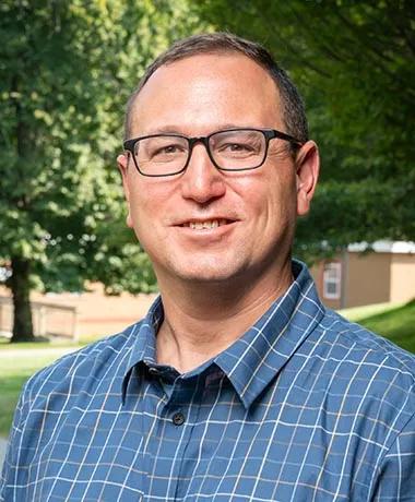 Aric Madayag Headshot 2025