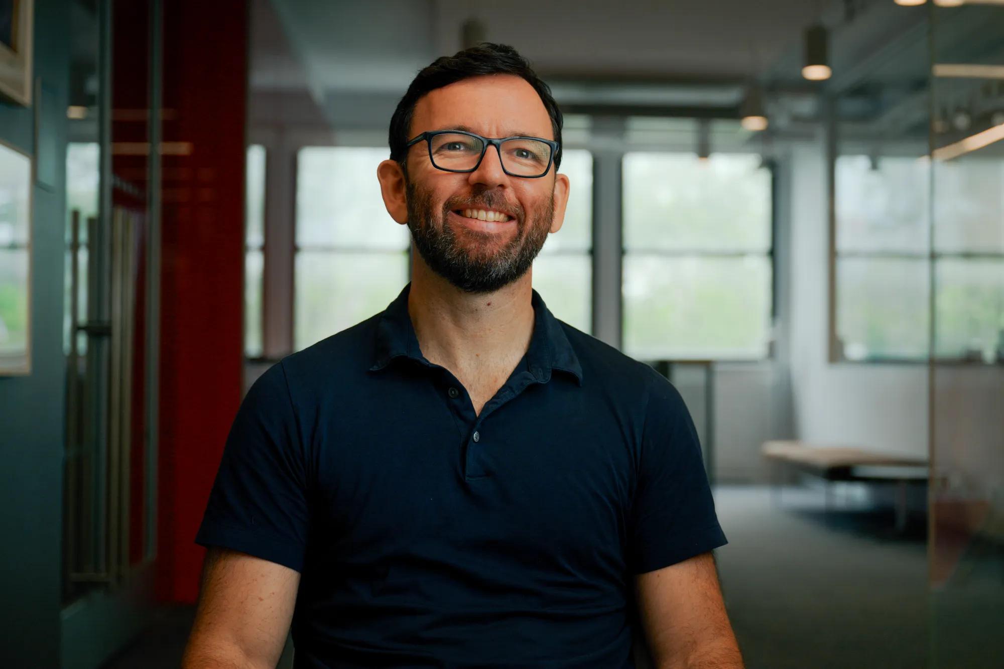 Stefan Semrau, Ph.D. leads the JAX-NYSCF Collaborative’s computational biology team, where he develops and applies advanced tools to unravel the role of genetics in disease and improve the stem cell models of the various diseases we research.
