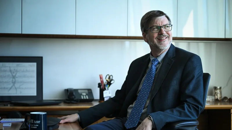 Mark Adams honored as 2025 AAAS Fellow for his contributions to genomics - Page Tile