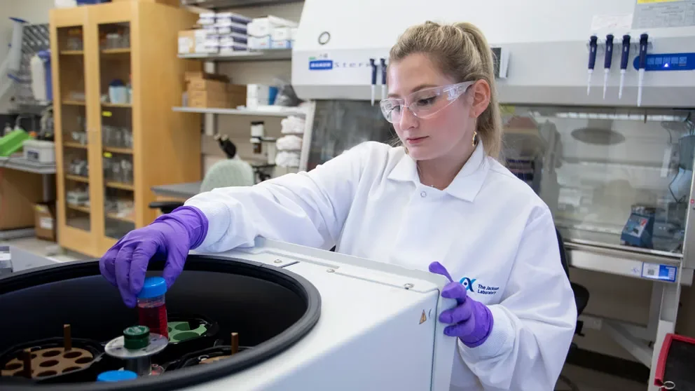 Logan Schwartz awarded fellowship