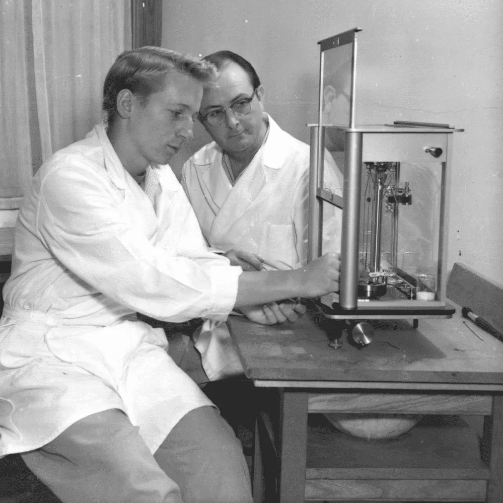 Jackson Laboratory scientists conducting research in the 1950s